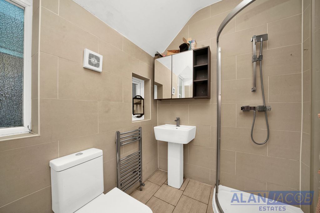 Additional image 8 of 3 bed end terrace house for saleBurnham Road, Romford RM7