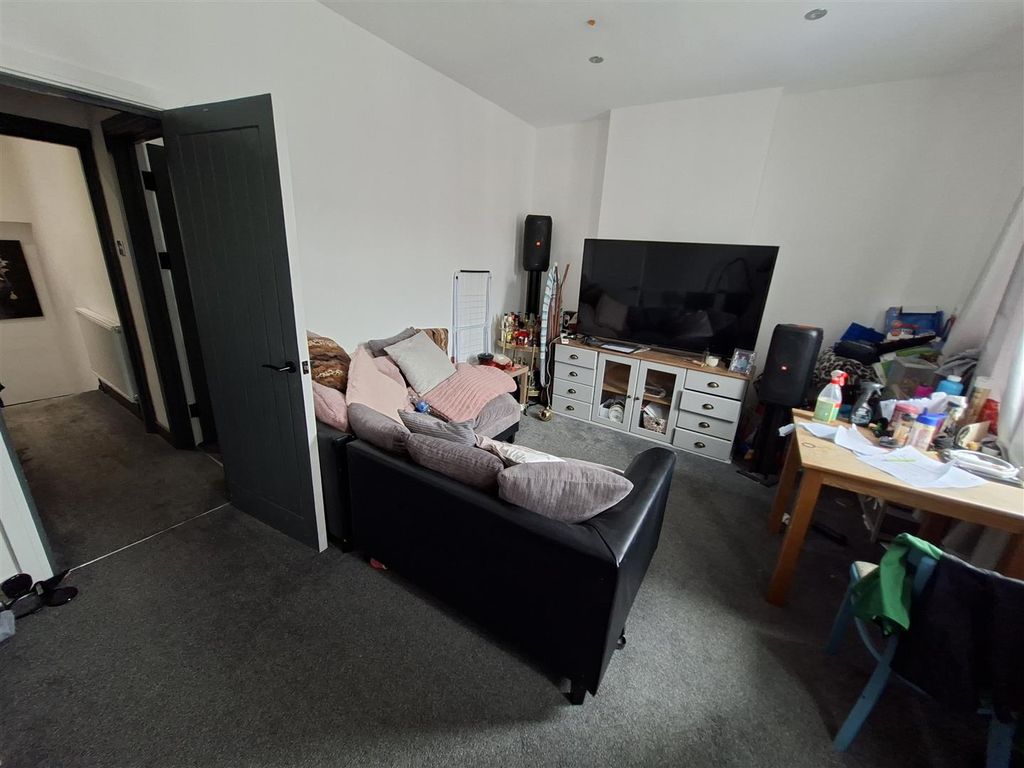 1 bed flat for saleCarlisle Street, Splott, Cardiff CF24 photo 5