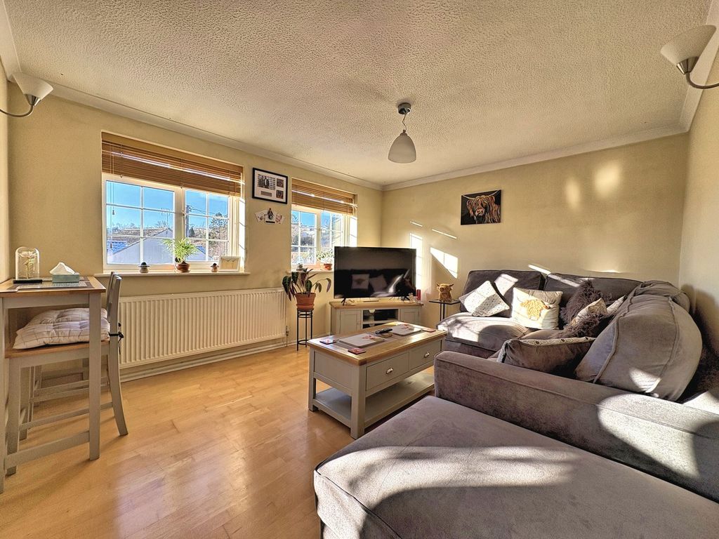 1 bed flat for saleDurns Road, Wotton-Under-Edge GL12 photo 2
