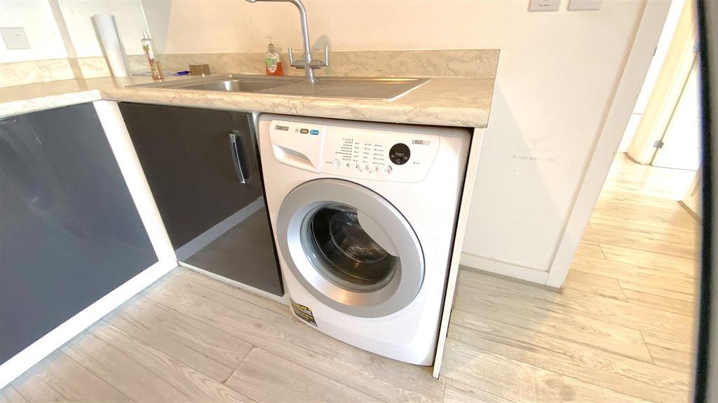 Additional image 12 of 2 bed flat for saleMorris Drive, Belvedere DA17
