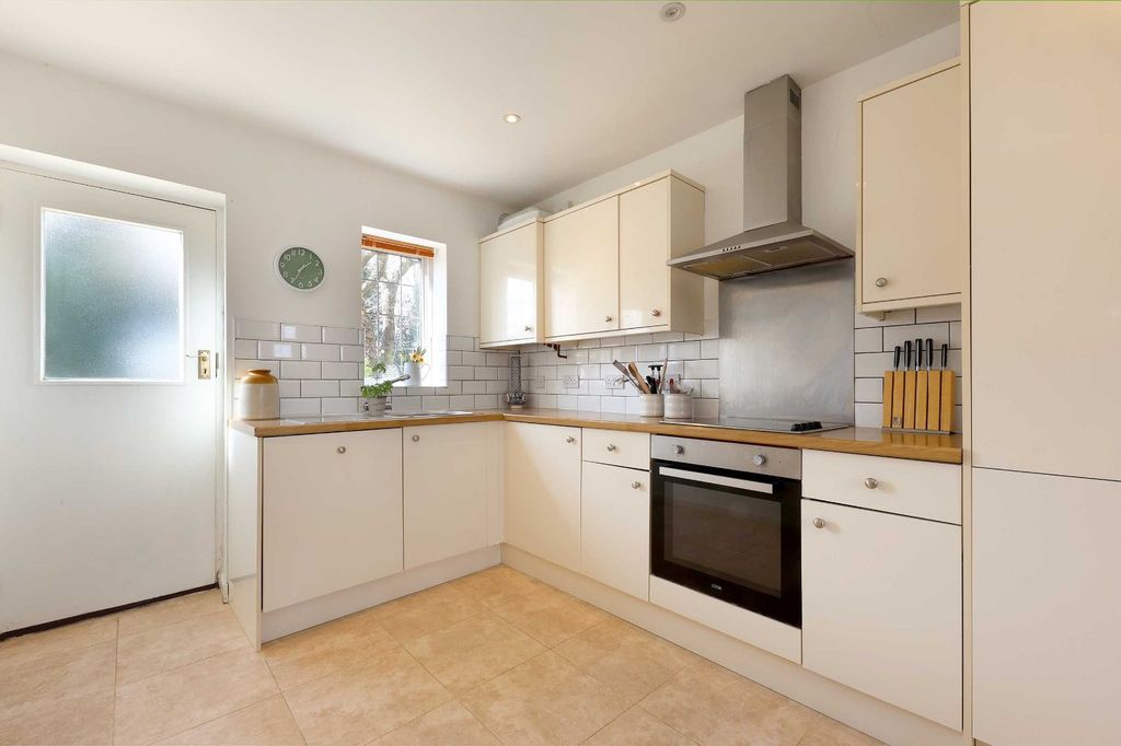 Additional image 4 of 3 bed terraced house for saleWaller Road, Beaconsfield, Buckinghamshire HP9