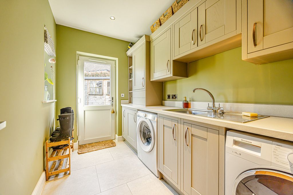Additional image 24 of 4 bed detached house for saleThe Brackens, Benfleet SS7
