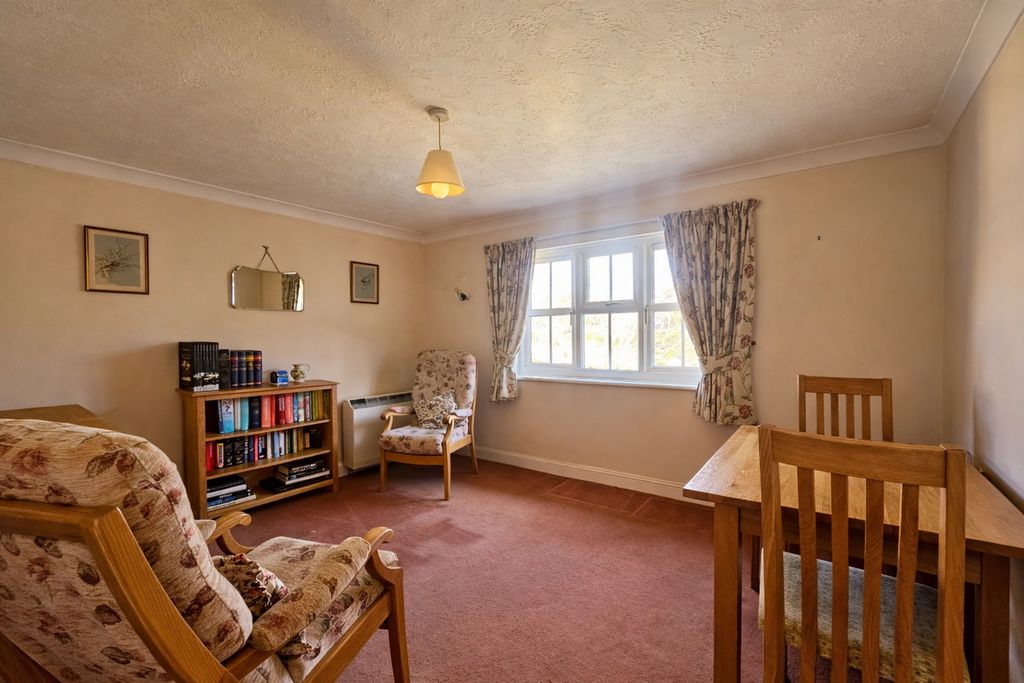 Additional image 4 of 2 bed flat for saleRosehill, Billingshurst RH14