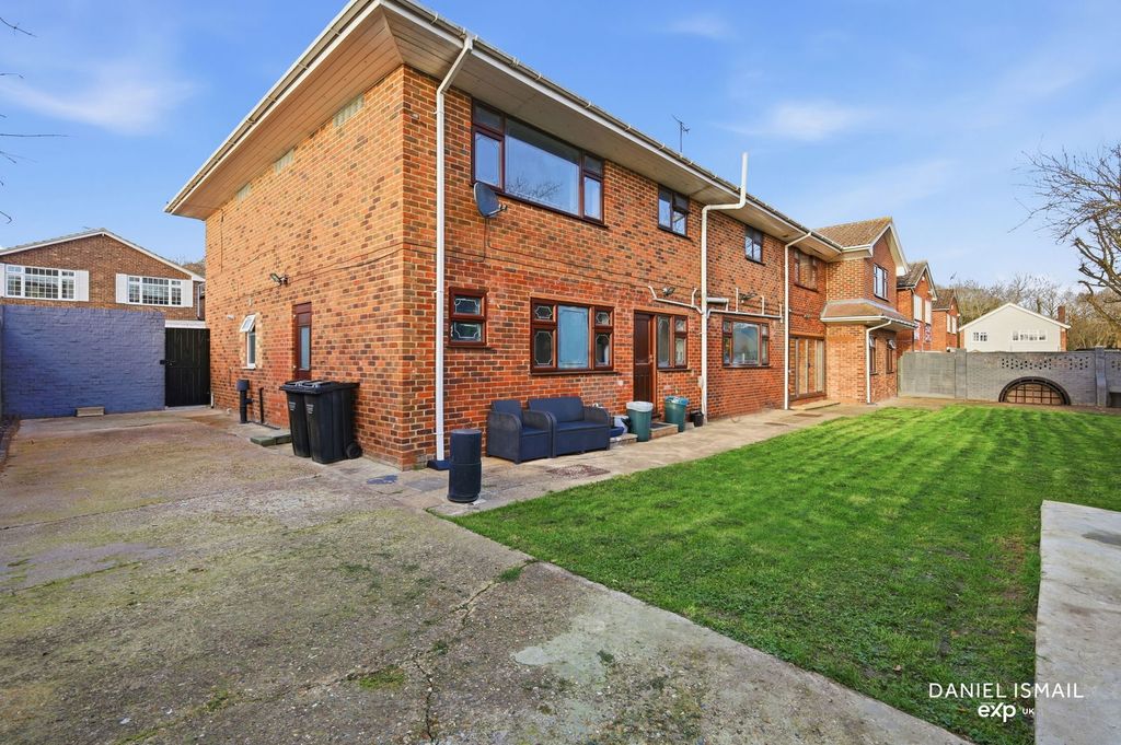 Additional image 20 of 8 bed detached house for saleWelbeck Drive, Langdon Hills, Basildon SS16