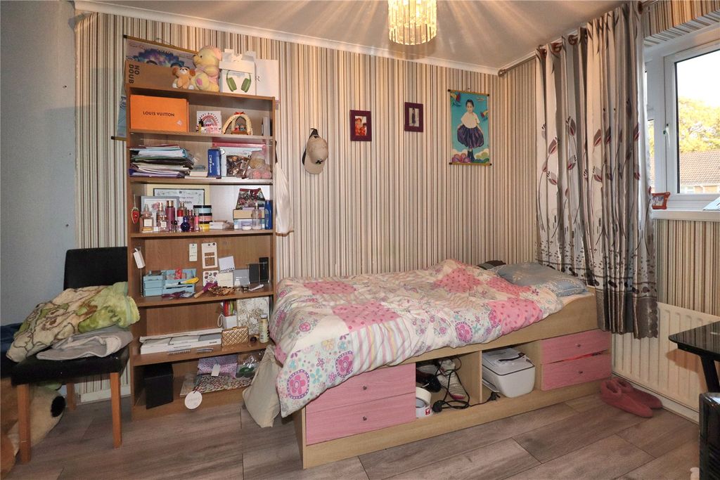 Additional image 8 of 2 bed maisonette for saleWoking, Surrey GU21