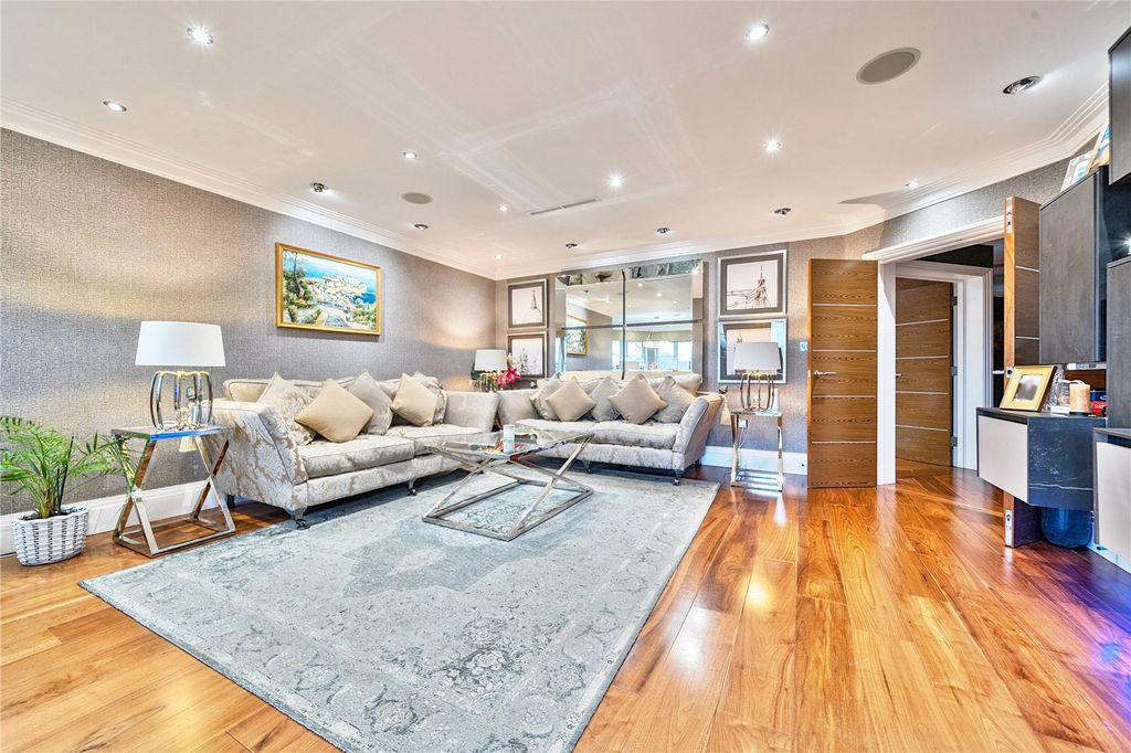 Additional image 19 of 3 bed flat for saleAmara Lodge, 371 Cockfosters Road, Cockfosters, Barnet EN4