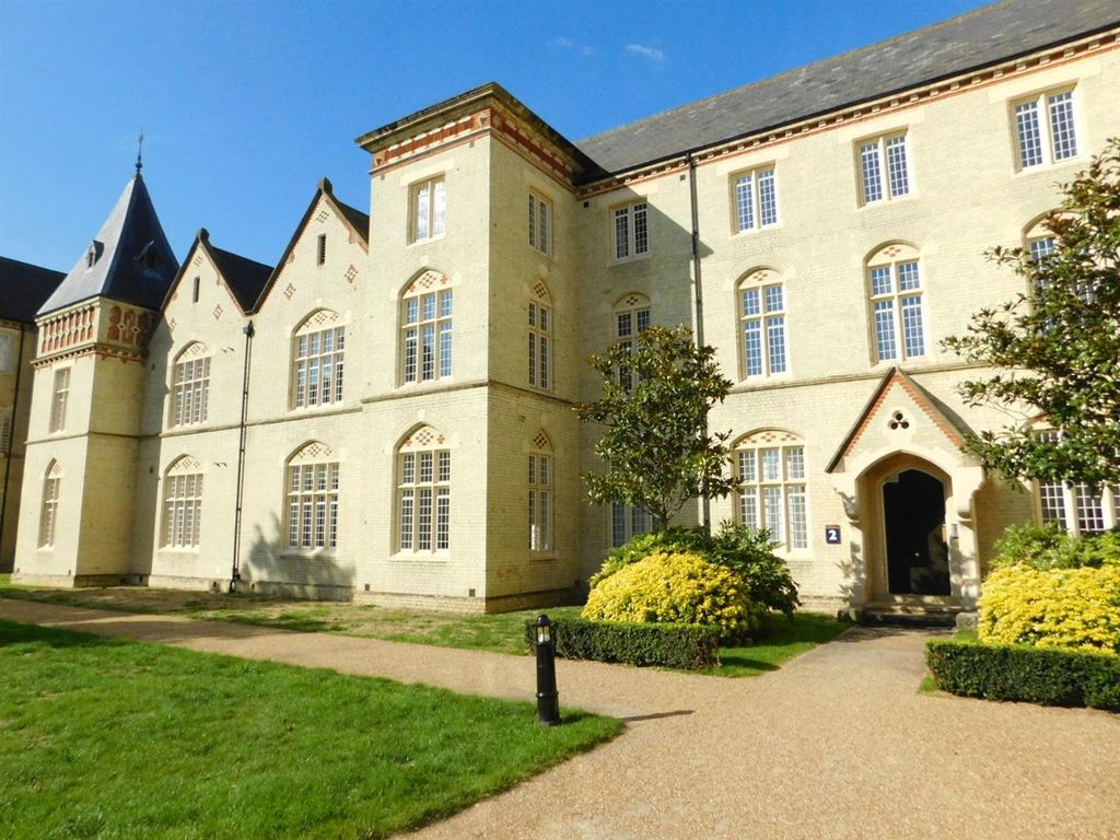 2 bed flat for saleFairfield Hall, Hertfordshire Wing, Kingsley Avenue, Fairfield SG5