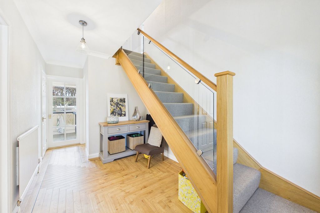 Additional image 4 of 5 bed detached house for saleKent Close, Attleborough NR17