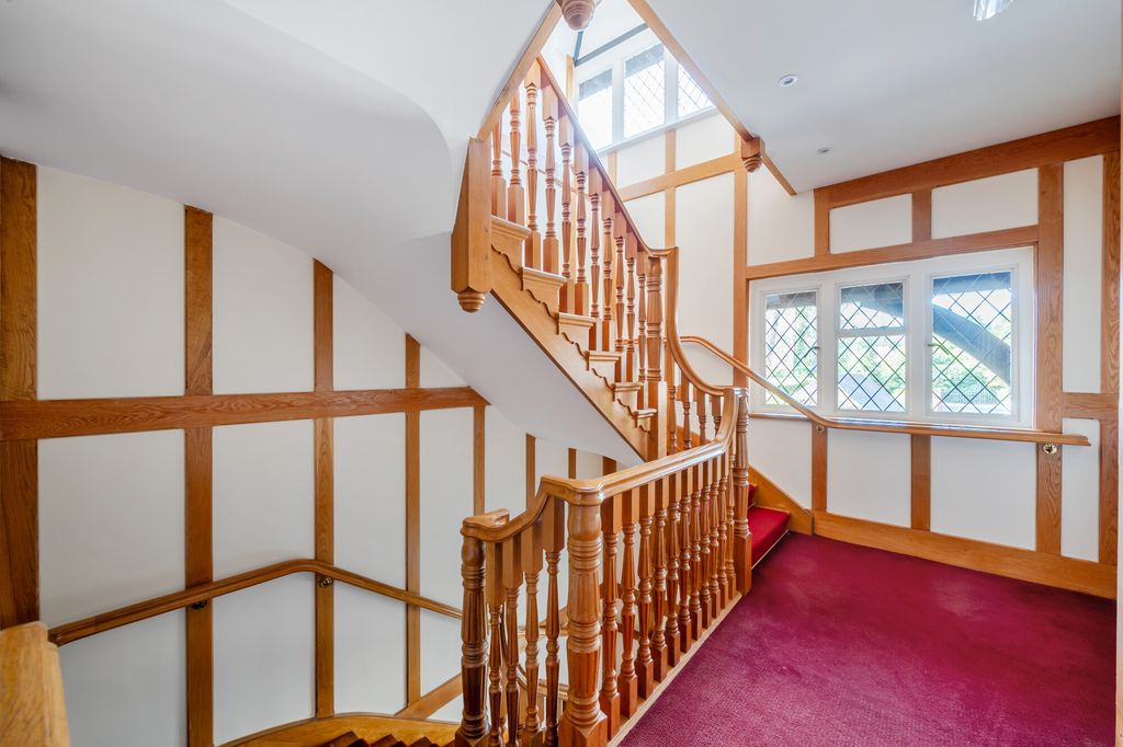 Additional image 11 of 3 bed flat for saleHolly Hill Drive, Banstead SM7