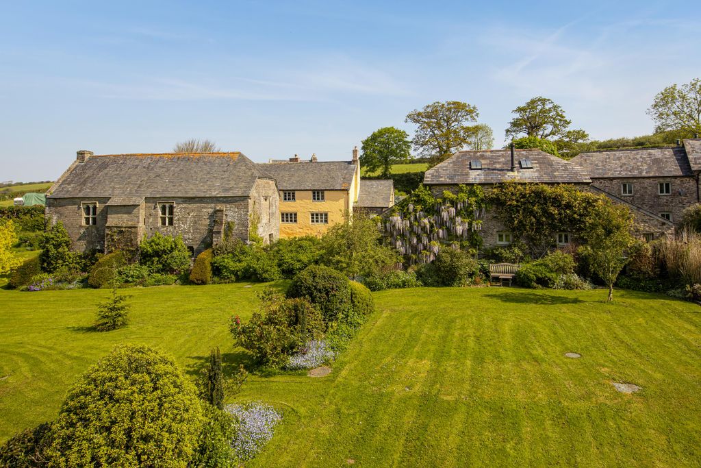 5 bed detached house for saleLeigh House, Kingsbridge, Devon TQ7
