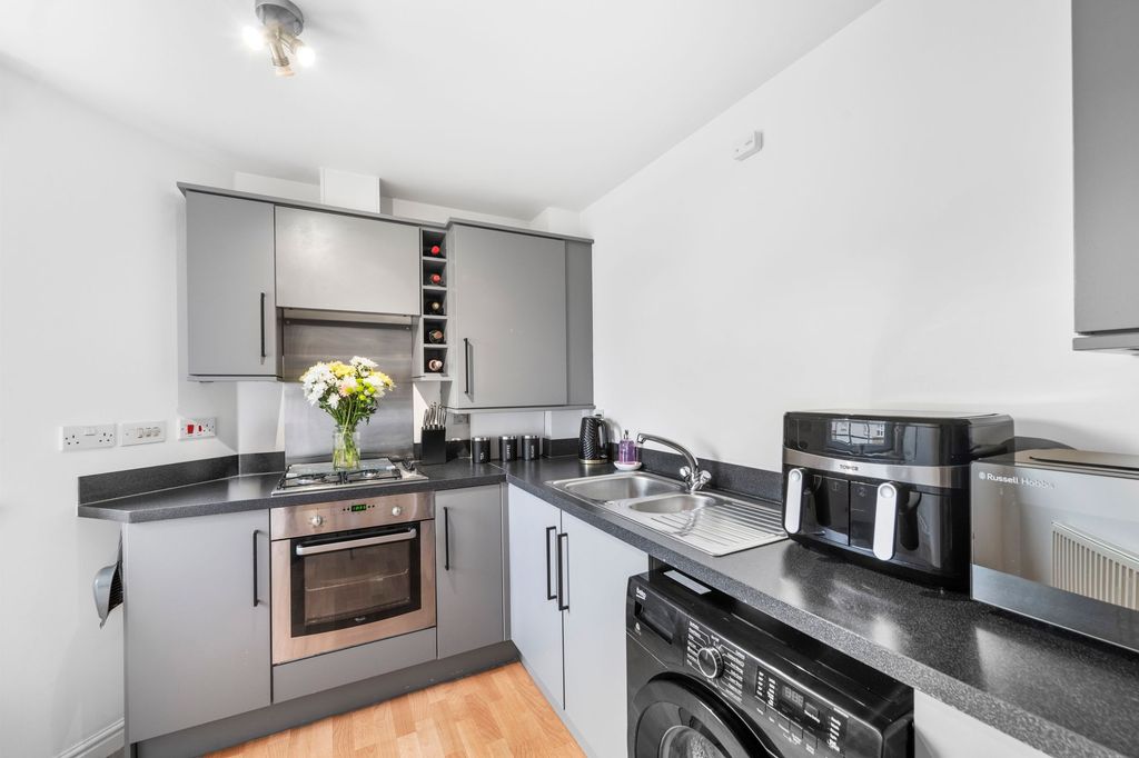 Additional image 2 of 1 bed flat for saleLeyland Road, Bathgate EH48