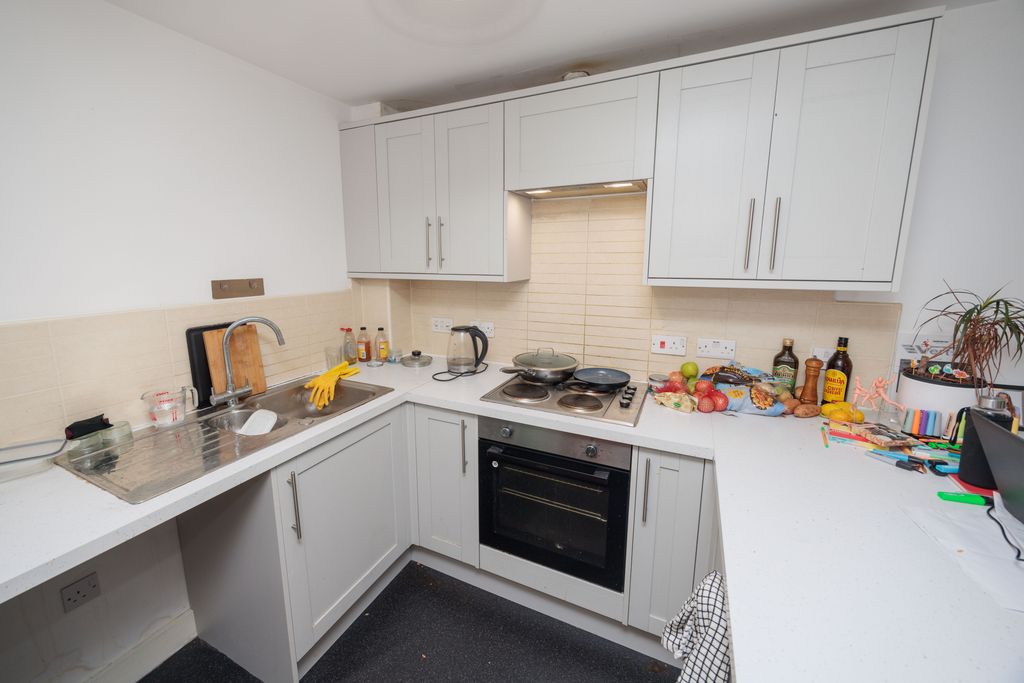 Additional image 8 of 2 bed flat for saleOld Coach Road, Runcorn WA7