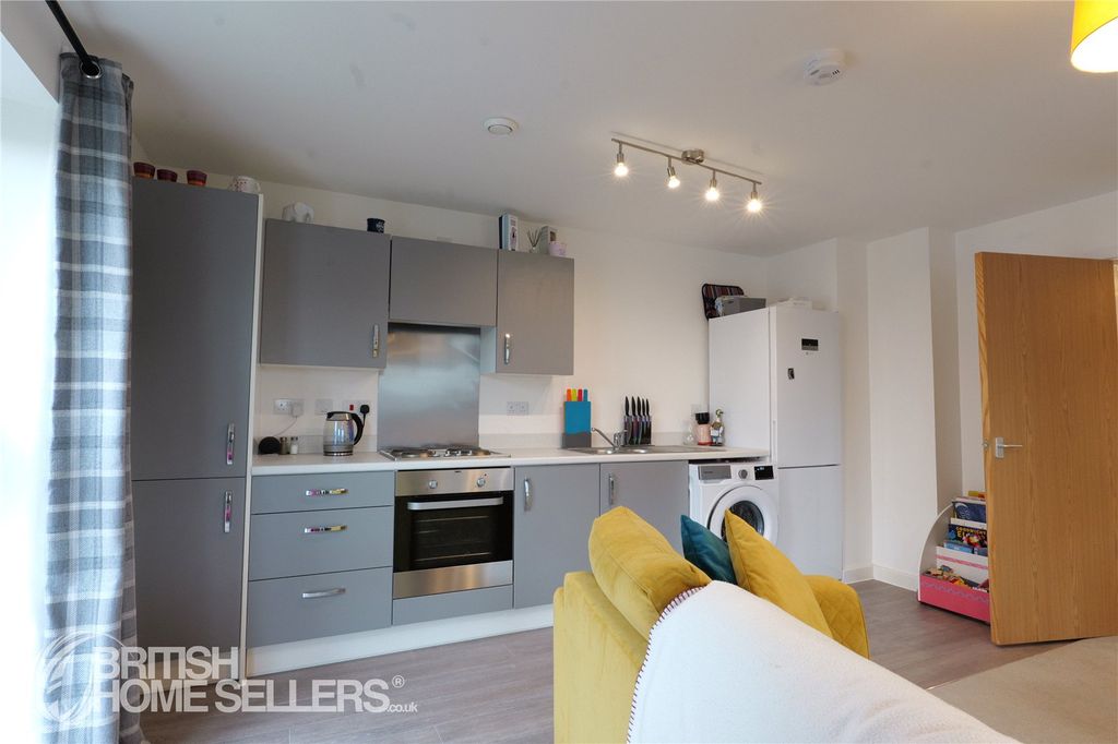 Additional image 6 of 2 bed flat for saleFurrow Crescent, Curbridge, Witney, Oxfordshire OX29