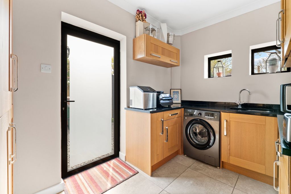 Additional image 8 of 4 bed detached house for saleGilhams Avenue, Banstead SM7