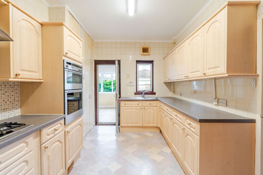 Additional image 8 of 5 bed detached house for saleThe Gables, 16 Lanark Road West, Currie, Edinburgh EH14