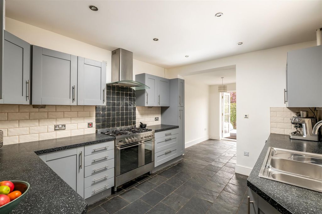 Additional image 6 of 5 bed detached house for saleWaterloo Road, Bedford MK40