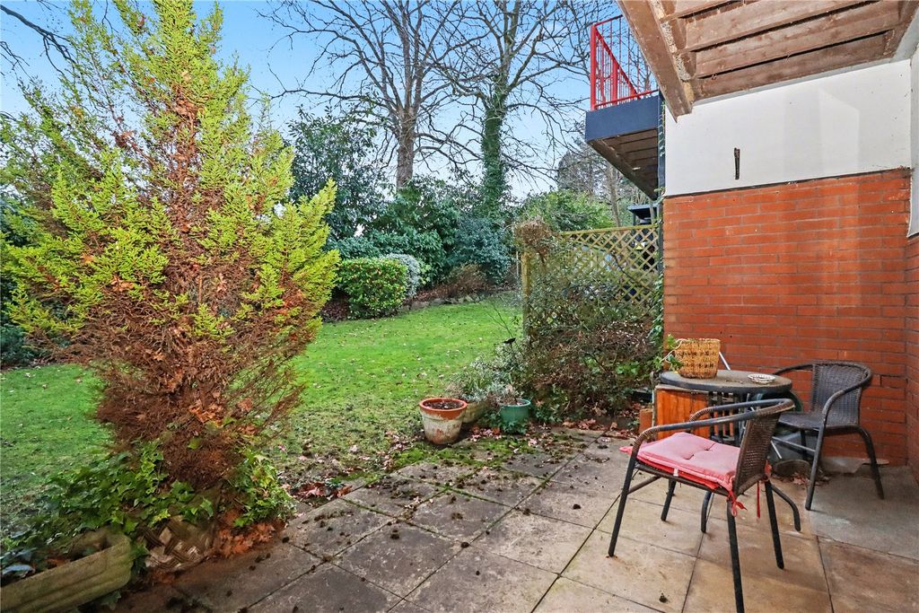 Additional image 10 of 2 bed flat for saleSt. Johns, Woking, Surrey GU21