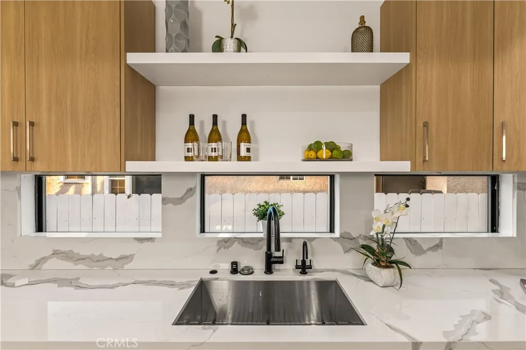 Additional image 18 of 1170 S Lucerne Blvd, Los Angeles, CA 90019