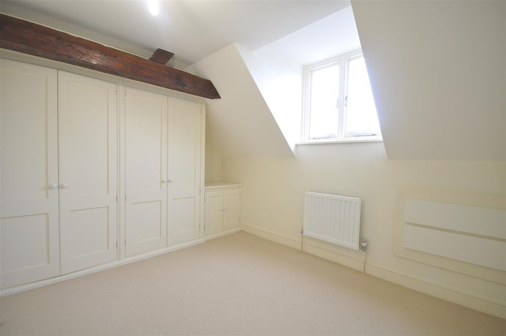 Additional image 10 of 3 bed flat for saleParkers Lane, Ashtead KT21