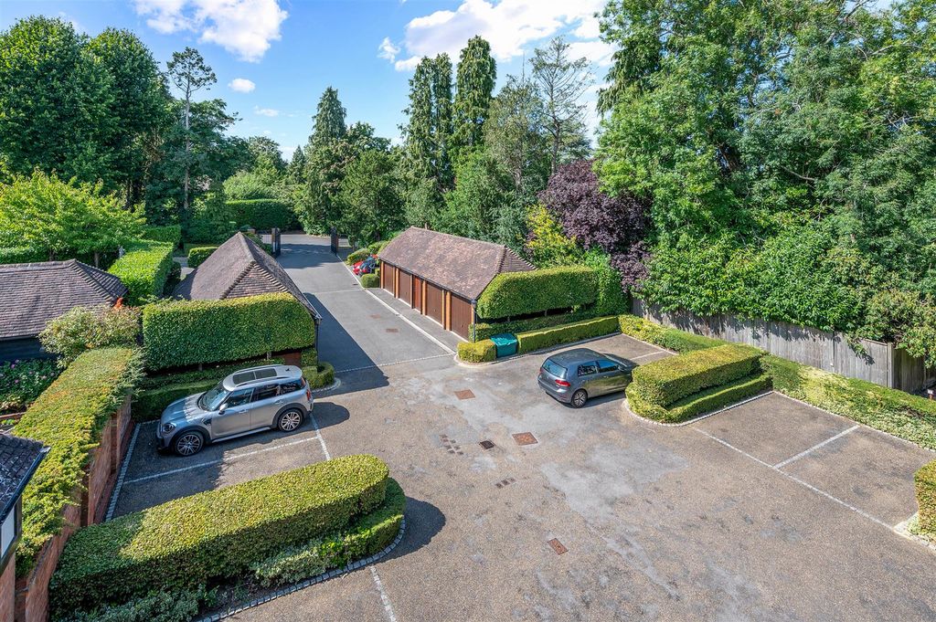 Additional image 26 of 2 bed flat for saleHolly Hill Park, Banstead SM7