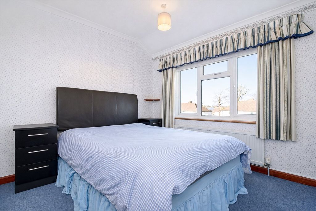 Additional image 7 of 3 bed terraced house for salePark Drive, Baldock SG7
