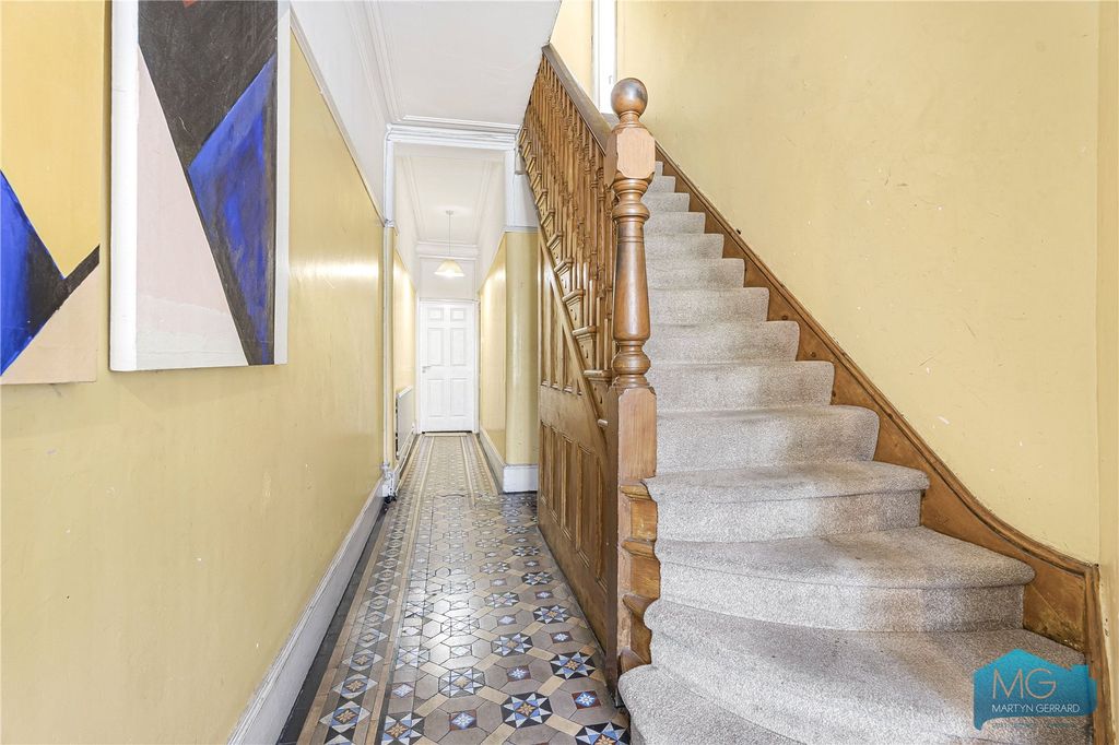 Additional image 13 of 4 bed semi-detached house for saleWood Street, Barnet EN5