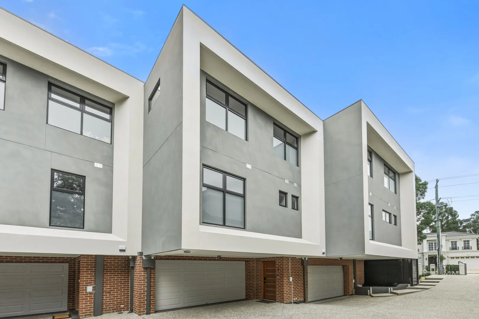 2/1 Ivanhoe Street, Glen Waverley VIC 3150