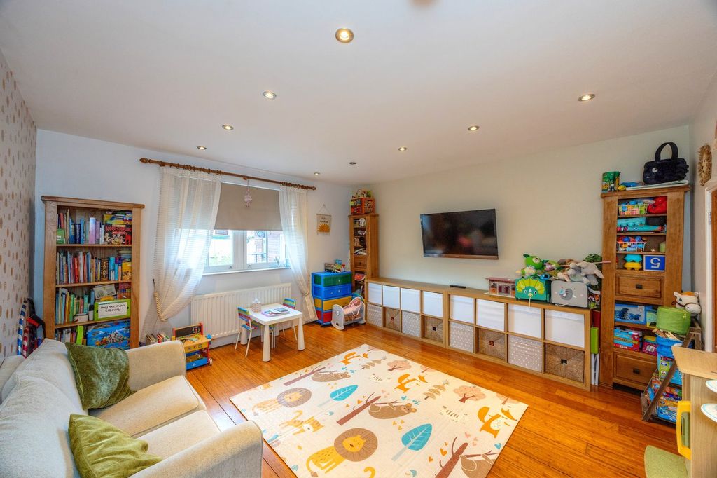 Additional image 16 of 4 bed detached house for saleThe Green, Royston, Barnsley S71