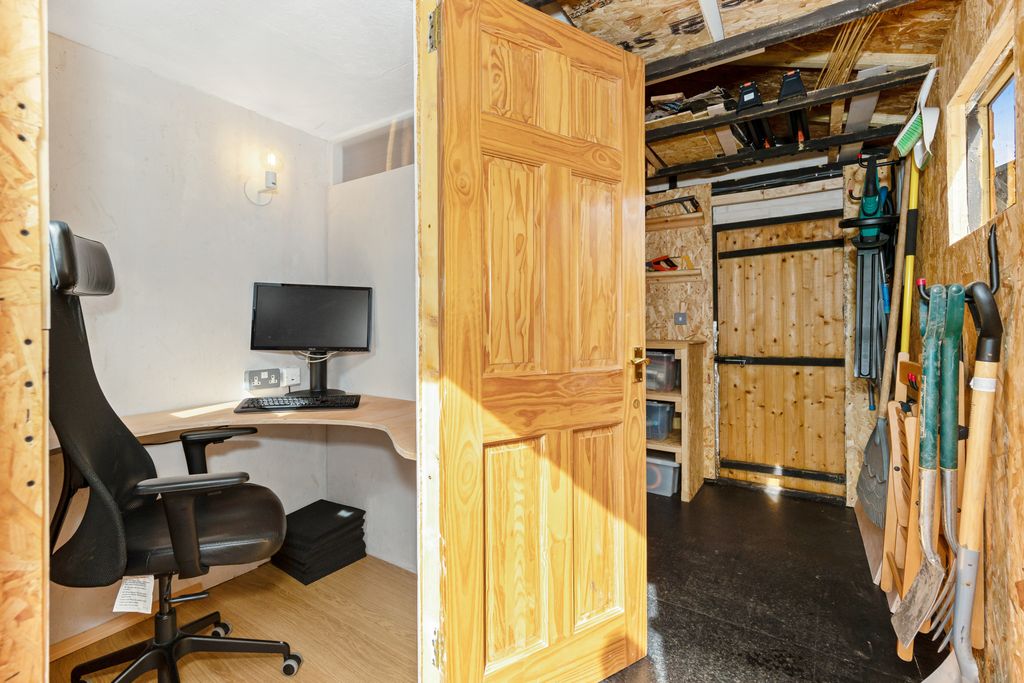 Additional image 15 of 3 bed semi-detached house for sale62 Dolphin Road, Currie EH14