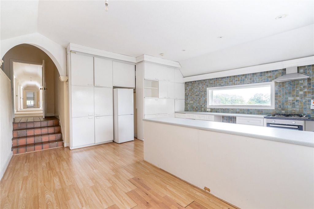 Additional image 6 of 4 bed flat for saleRowley Lane, Barnet EN5