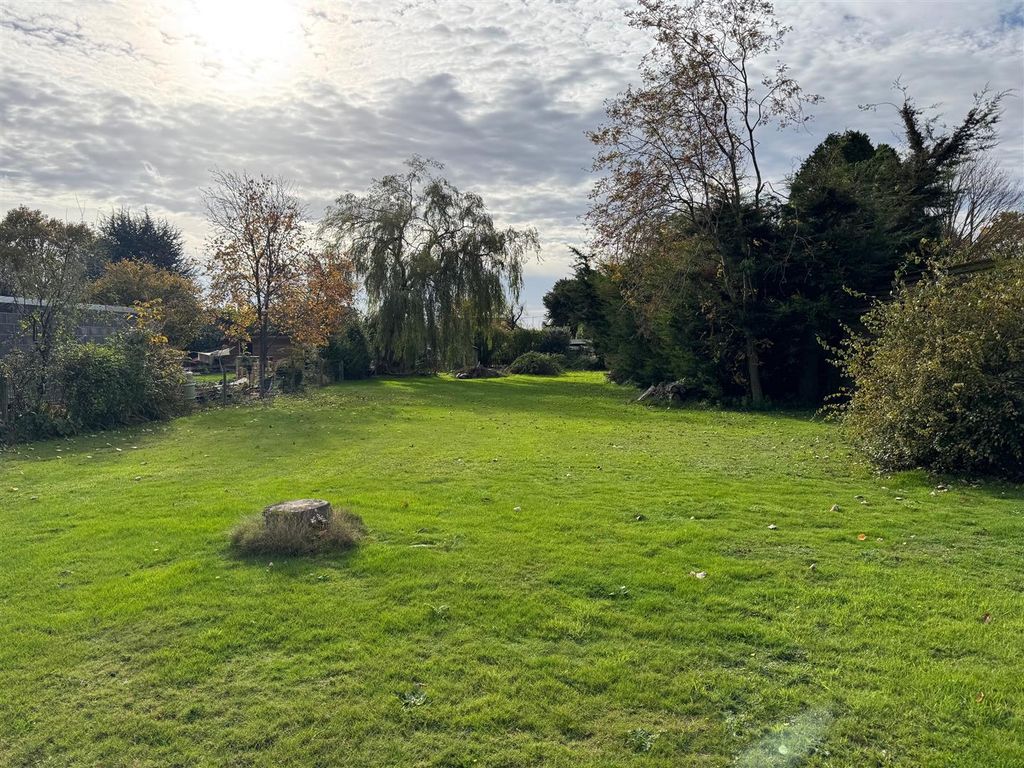 Land for saleElmham Drive ( Private Road, Off Felixstowe Road ) Nacton, Ipswich IP10