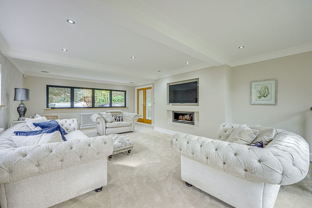 Additional image 8 of 5 bed detached house for saleBowers Road, Benfleet SS7