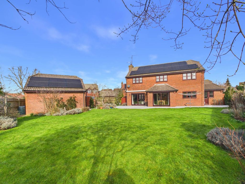 Additional image 18 of 5 bed detached house for saleWilliam Burt Close, Weston Turville HP22