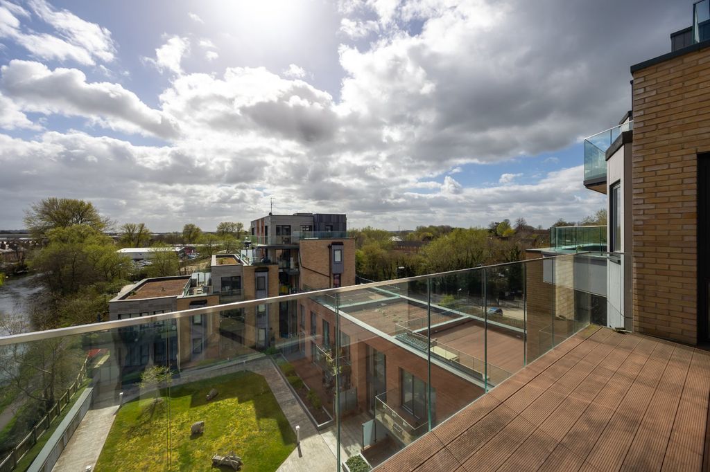 Additional image 6 of 2 bed flat for saleRiverside View, 5-9 Berkeley Avenue, Reading RG1