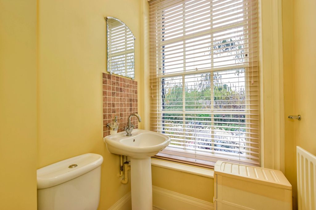 Additional image 10 of 2 bed flat for saleBreakspear Place, Abbots Langley WD5