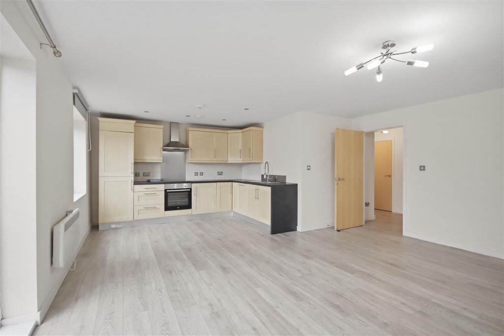 Additional image 2 of 2 bed flat for saleTapton Lock Hill, Tapton, Chesterfield S41