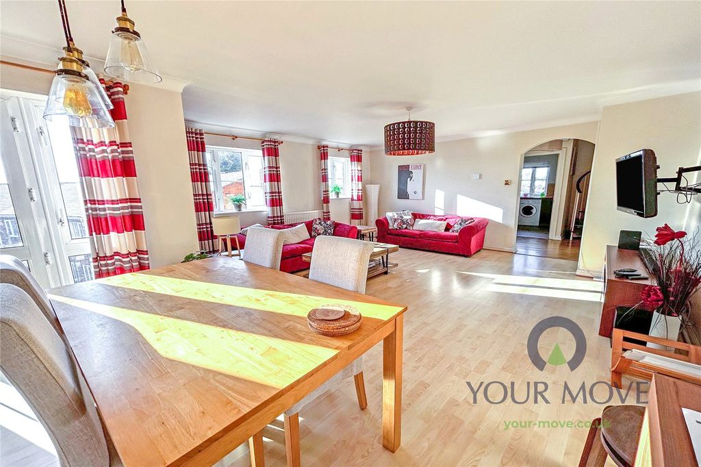 Additional image 2 of 3 bed flat for saleSovereigns Quay, Bedford, Bedfordshire MK40