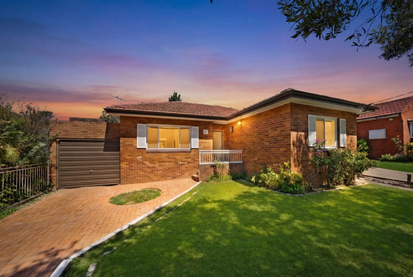 31 Vivienne Street, Kingsgrove NSW 2208