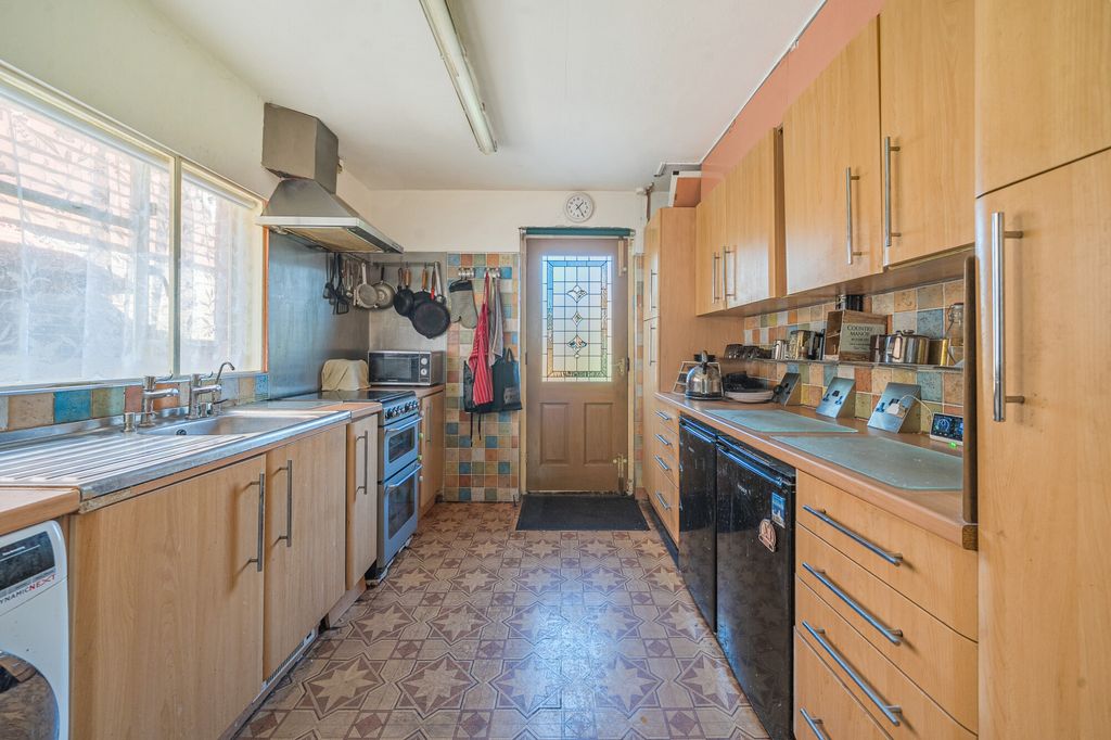 Additional image 4 of 3 bed detached house for saleQueens Road, Alton GU34