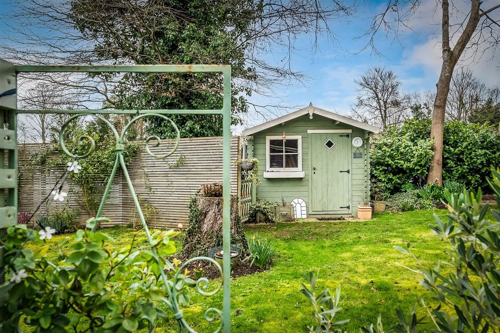 Additional image 27 of 3 bed detached bungalow for saleRoebuck Close, Ashtead KT21