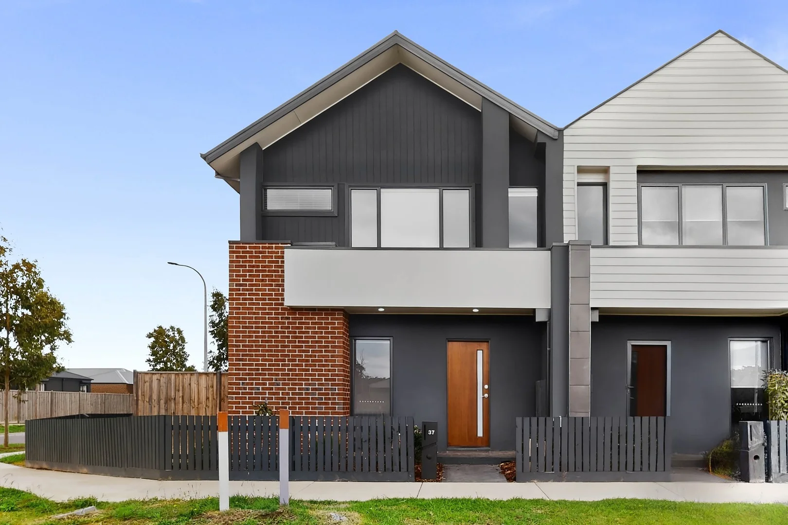 37 Mortdale Lane, Clyde North VIC 3978