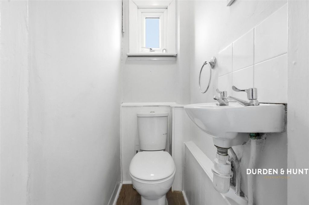 Additional image 7 of 2 bed flat for saleStanley Road, Hornchurch RM12