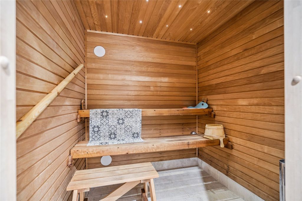 Additional image 17 of 4 bed detached house for saleRossway, Berkhamsted, Hertfordshire HP4