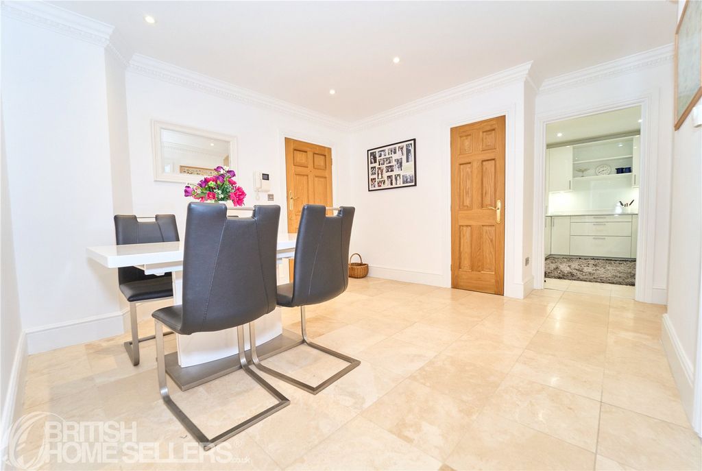 Additional image 5 of 2 bed flat for saleGrove Road, Beaconsfield, Buckinghamshire HP9