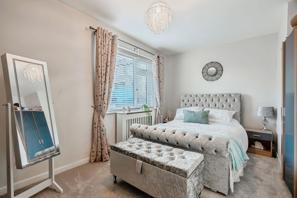 Additional image 16 of 5 bed bungalow for saleGlenborough Avenue, Bacup, Lancashire OL13