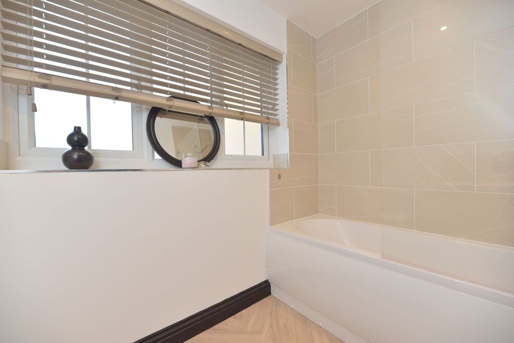 Additional image 30 of 5 bed detached house for saleBellflower Gardens, Biggleswade SG18