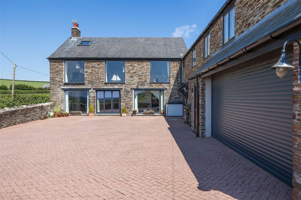 4 bed barn conversion for saleSouth Pool, Kingsbridge TQ7 photo 3