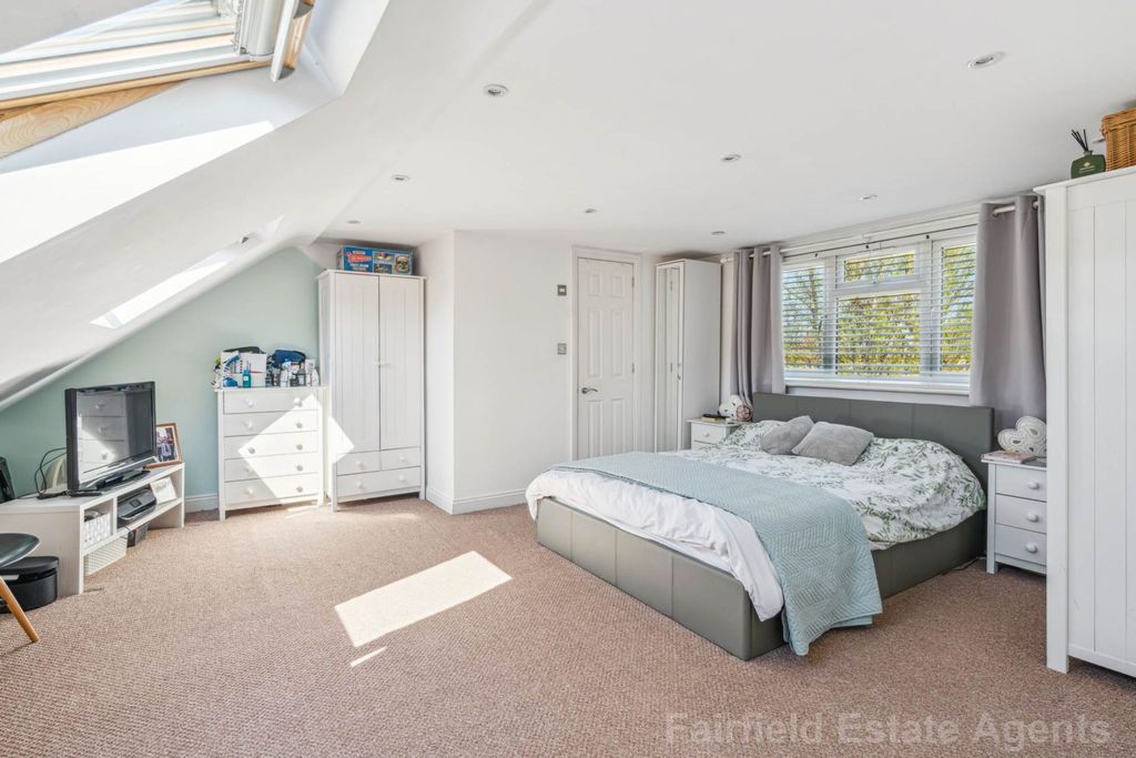Additional image 4 of 4 bed terraced house for saleLongcliffe Path, South Oxhey, Watford WD19