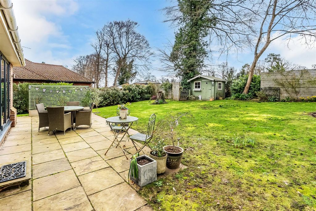 Additional image 30 of 3 bed detached bungalow for saleRoebuck Close, Ashtead KT21
