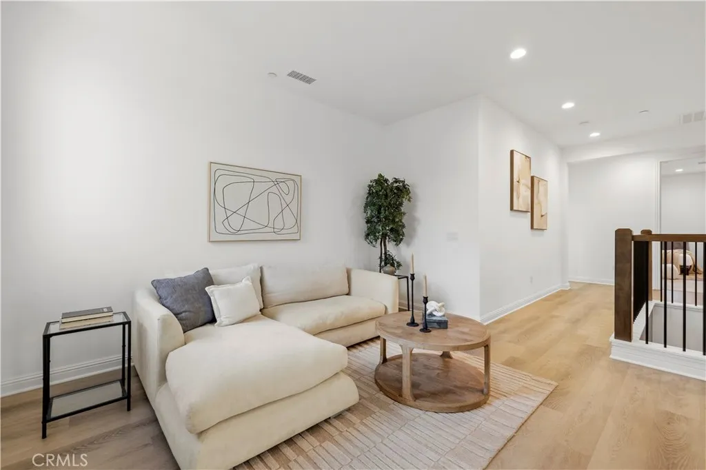 Additional image 20 of 20657 Walnut Circle, Porter Ranch, CA 91326
